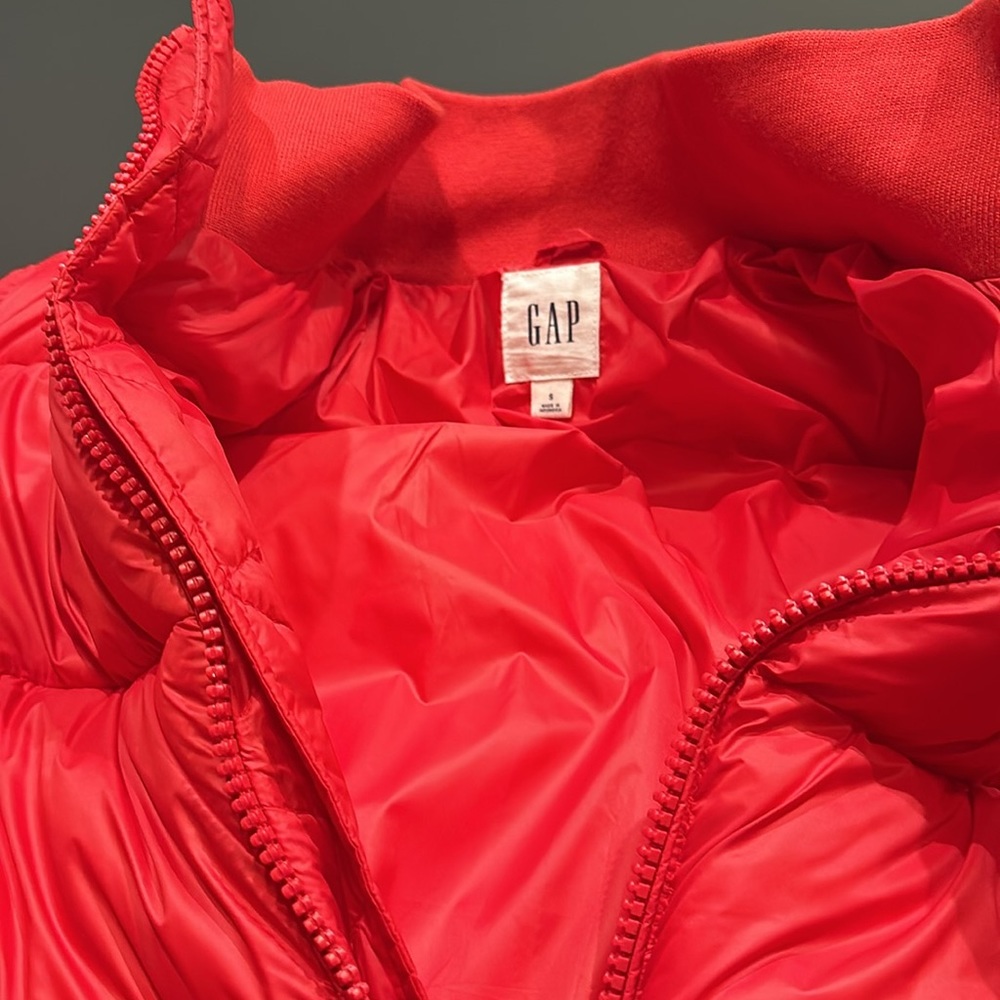 Gap Red Puffer - image 2
